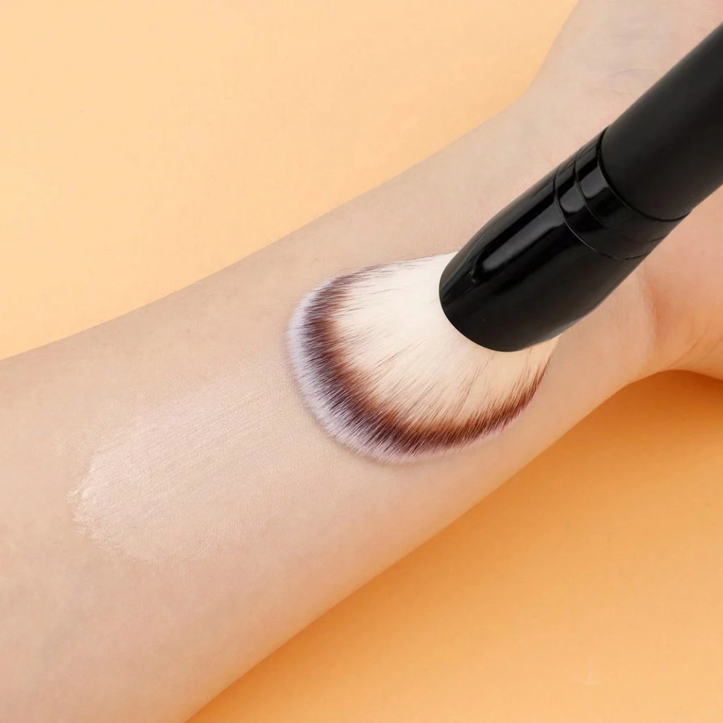 Luxe 2-in-1 Double-Ended Makeup Brush